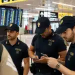 Controlli frontiera Italia Spagna: da oggi Madrid risponde a Roma, cosa cambia per chi viaggia 10 controlli frontiera italia spagna polizia aeroporto optimized